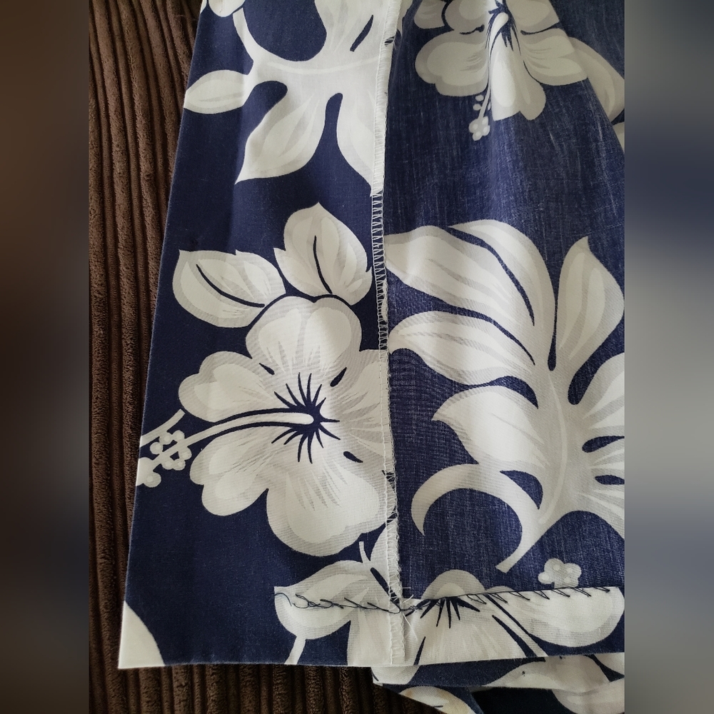 Royal Creations Navy and White Tropic Hawaiian Shirt Made in Hawaii Men's Large - Picture 9 of 12